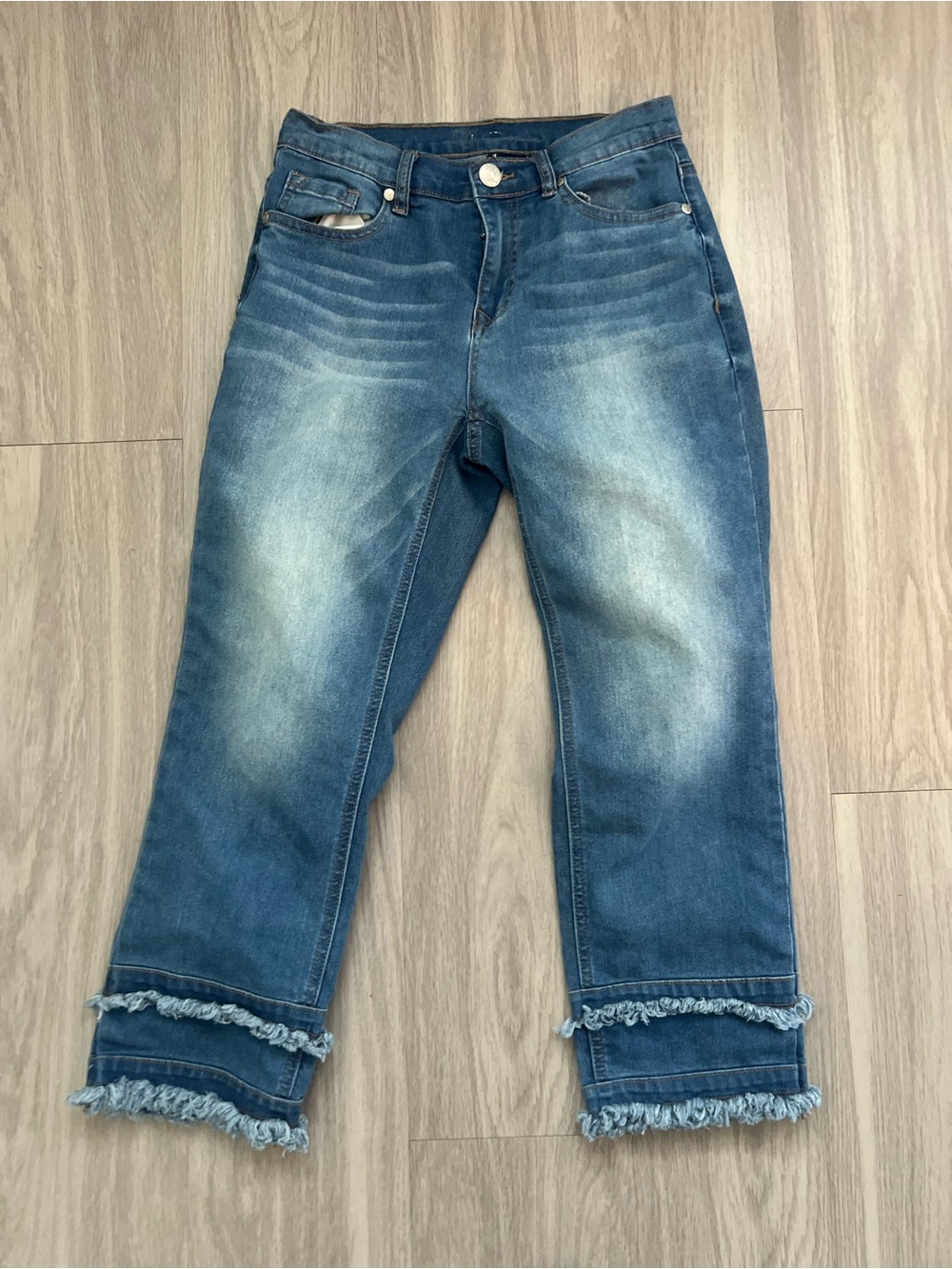 DG2 Diane Gilman Size 4 High Rise Cropped Jeans Frayed Hem Stretch